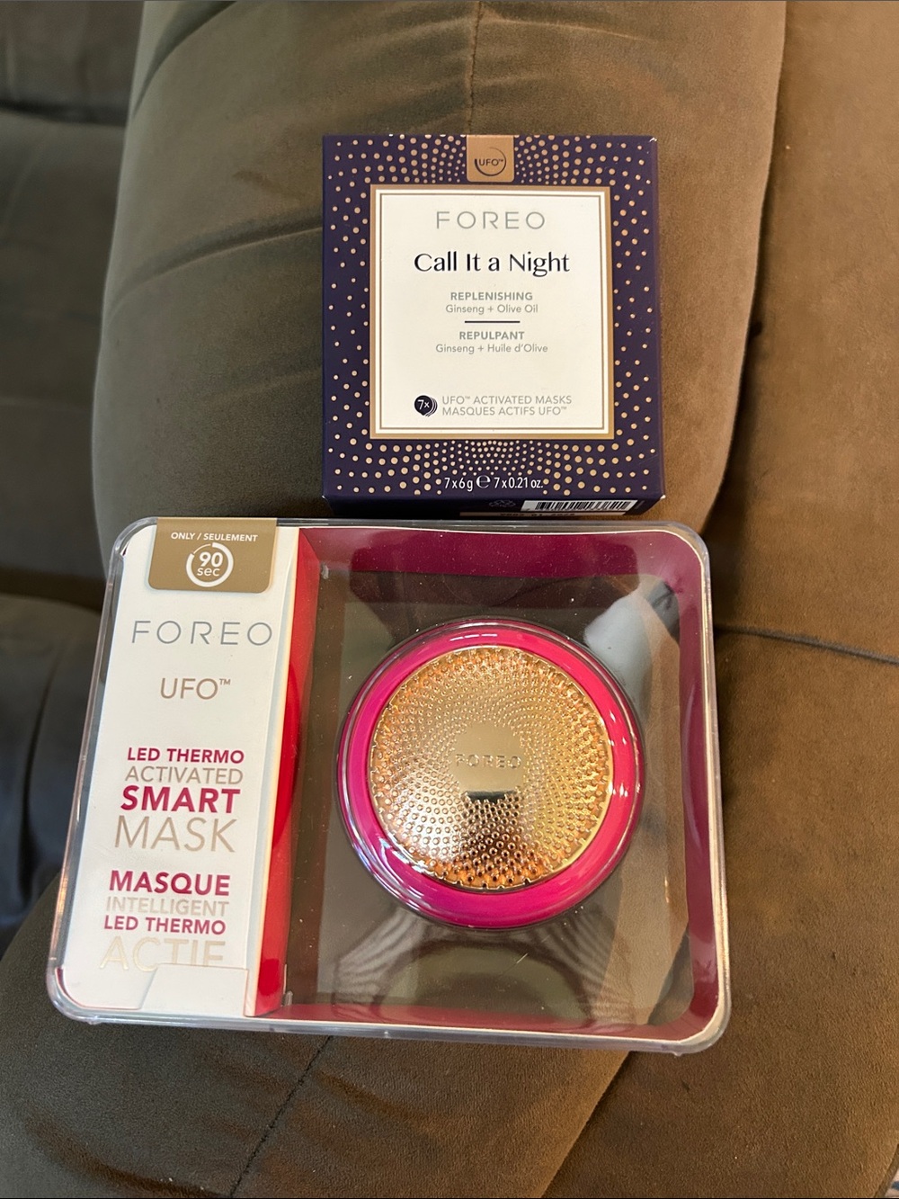 FOREO UFO Smart Mask Device in Pink and Gold